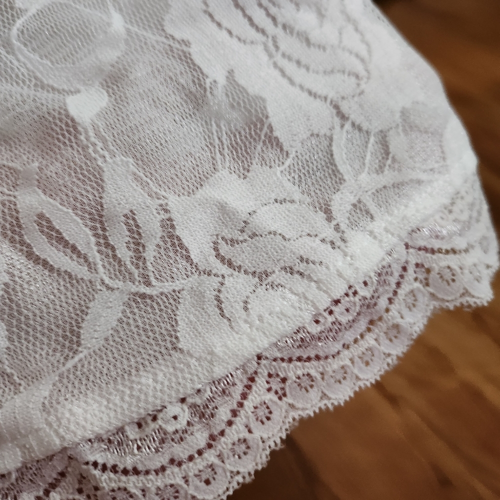 Lace dress. Long sleeve. Short. - Picture 11 of 13
